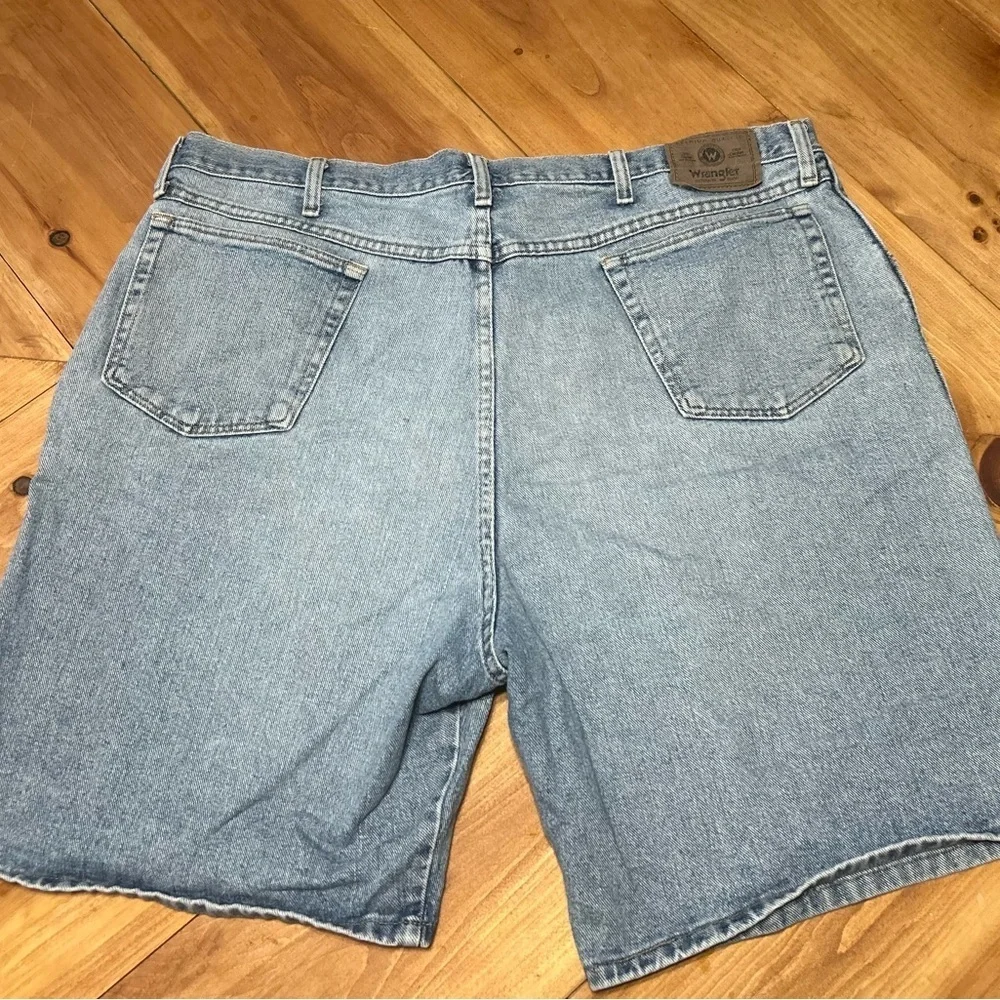 90s Wrangler Light Blue Jean Shorts for Men size 42